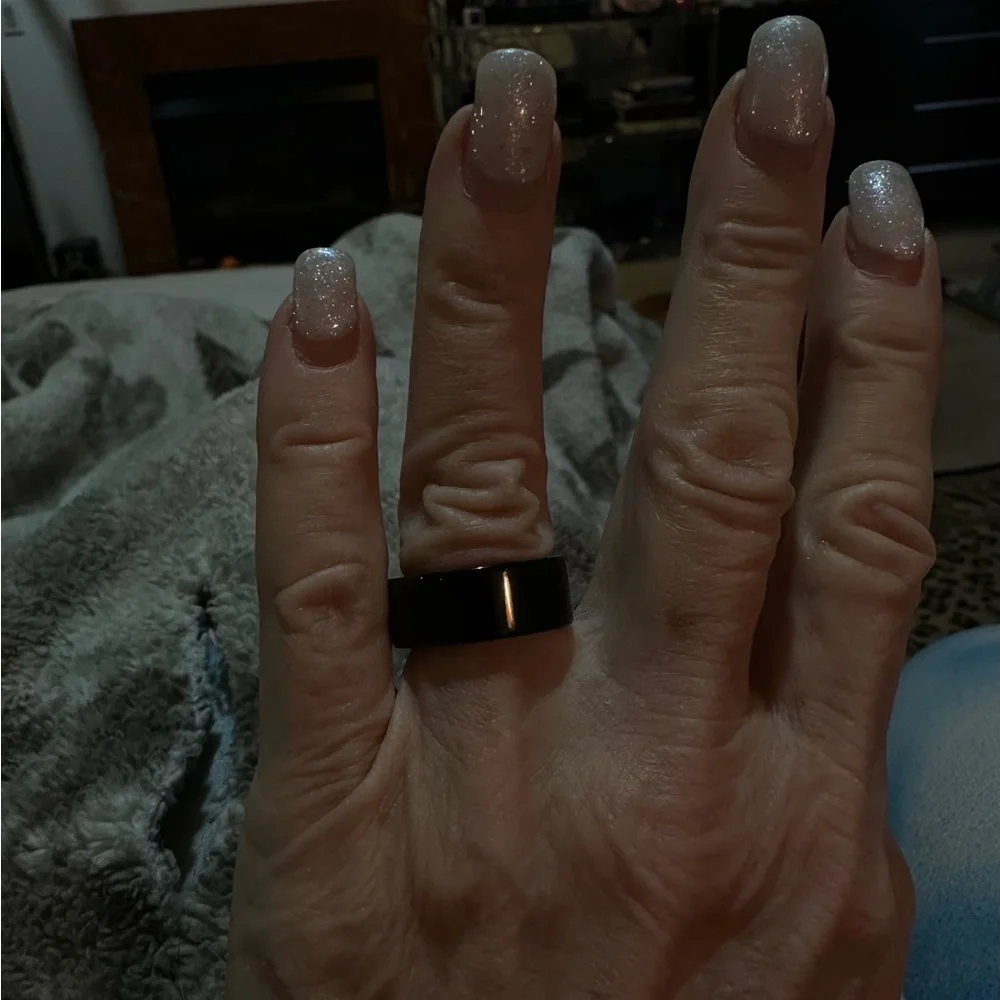 Health ring tracker, size 6, in black